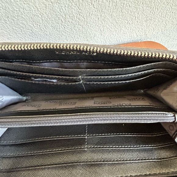 Michael Kors Studded Jet Set Zip Around Zipper Wallet - Picture 6 of 10